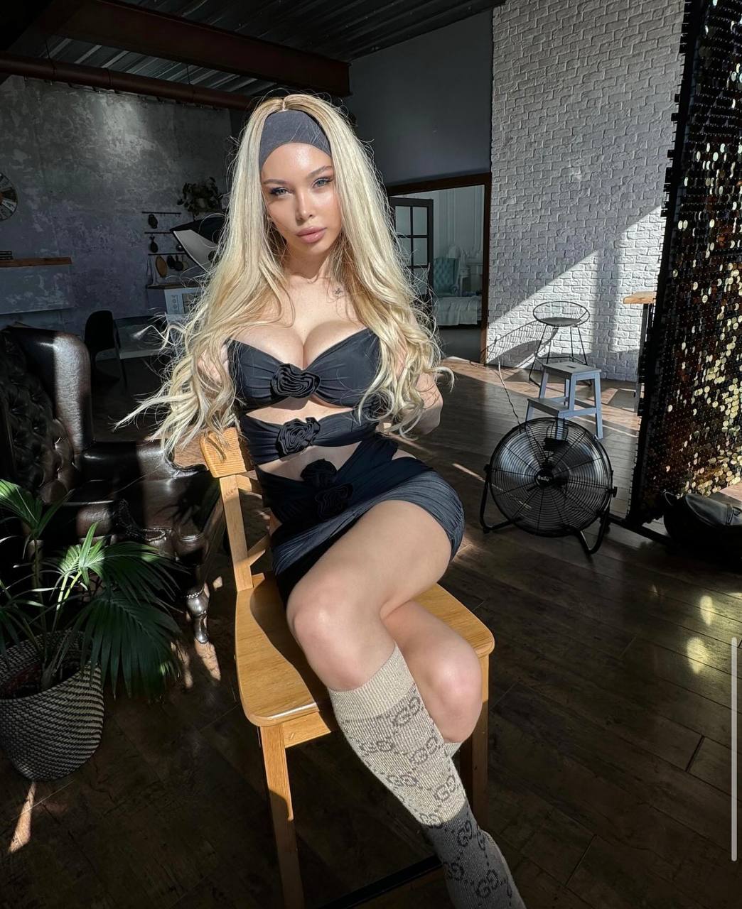 Проститутка Моника Санкт-Петербурга у метро Черная Речка, телефон +7(921)946-50-58